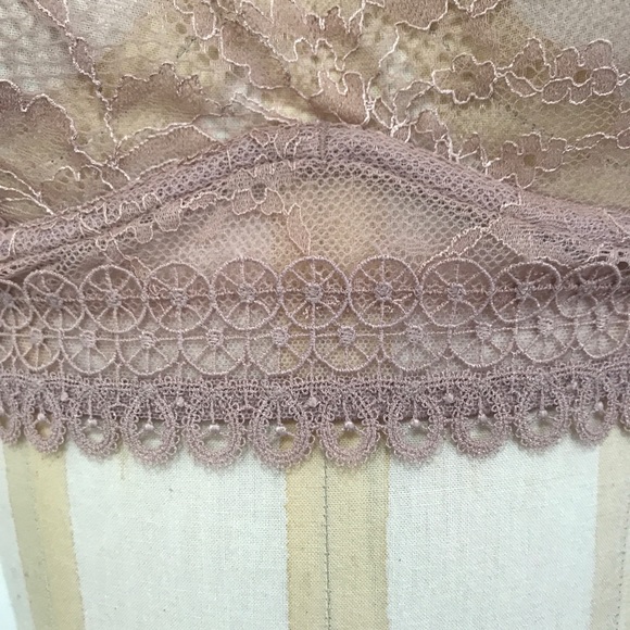 🛍 VS Chantilly Lace High Neck Unlined Bra! - Picture 3 of 8